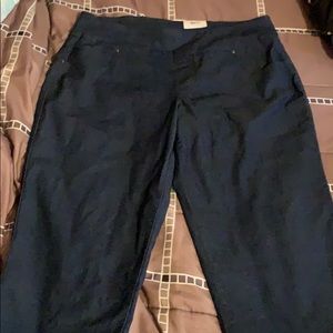 Capri mid-rise pants